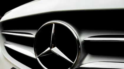 Profiturile Mercedes-Benz plonjează din cauza vânzărilor slabe și a tarifelor americane