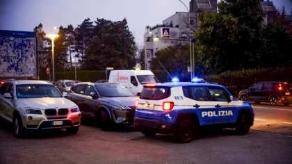 Descoperire de coșmar într-un bloc de locuințe! Șerpi uriași, găsiți în spatele unui perete fals