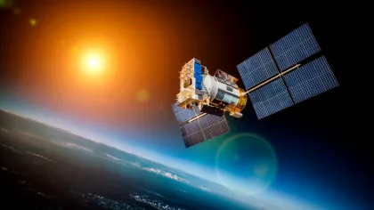 Un satelit cât o valiză ar putea detecta primul semnal cosmic dinaintea apariției stelelor