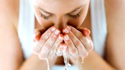 Industria frumuseții s-a transformat într-un univers religios, care cere credință