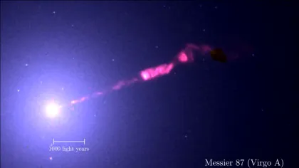 Telescopul Webb a surprins cea mai clară imagine realizată vreodată cu jetul găurii negre supermasive din galaxia M87