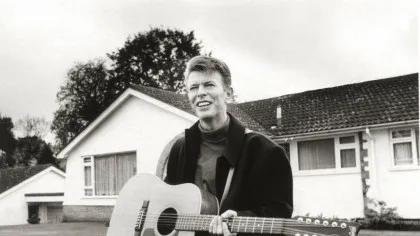 David Bowie, peste 50 de ani de geniu muzical și metamorfoze. Traseul unei comete muzicale. Peste 1.250 de concerte și 26 de albume