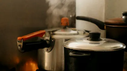 Cum a schimbat o simplă oală sub presiune cursul istoriei: invenția care a pus lumea în mișcare (P)