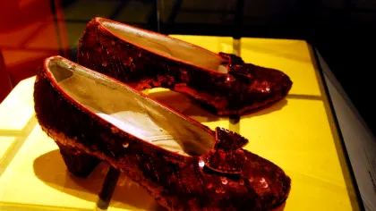 Cei mai scumpi pantofi din lume au costat 32,5 milioane de dolari. Povestea lor pare desprinsă dintr-un film