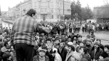 Noaptea „Trandafirului”. Cum au fost furaţi din morgă morţii de la Timişoara şi incineraţi la Bucureşti, din ordinul Elenei Ceauşescu