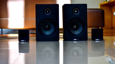 Bărbat proaspăt căsătorit, mort după ce fostul iubit al soției le-a oferit un sistem home theatre