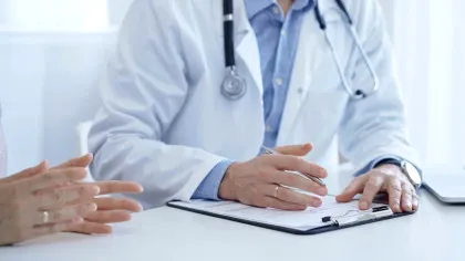 Medic din Franța, acuzat că ar fi agresat sexual 65 de paciente