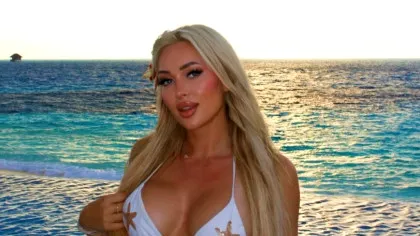 FOTO. Raluca Zenga, imagini incendiare în costum de baie pe plaja din Maldive
