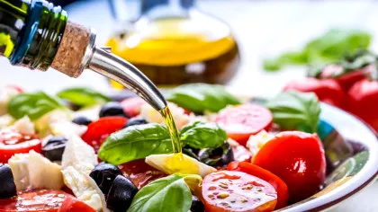 Dieta mediteraneană ne-ar putea proteja de o formă comună de boală hepatică