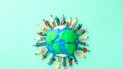 Soluția radicală dintr-un nou studiu: de ce reducerea populației globale la 4 miliarde i-ar garanta un viitor mai bun umanității?