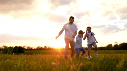 De ce nu este bine ca părinții să renunțe la absolut tot pentru copii?