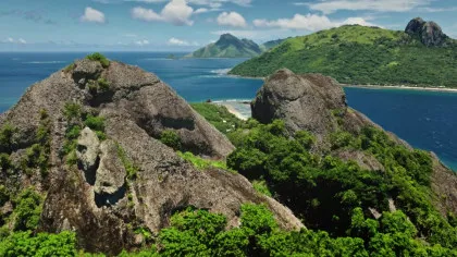 O mică insulă din Fiji riscă să fie înghițită de ocean, dar oamenii refuză să-și abandoneze locuințele