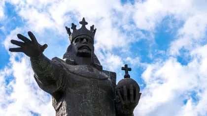 Ştefan cel Mare, domnitorul care a marcat istoria Moldovei. „La lucruri de războaie meşter, unde era nevoie, însuşi se vârâia ca văzându-l ai săi să nu indărăpteze şi pentru aceia raru războiu de nu-l biruia”