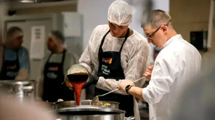 David Popovici are un desert favorit: „Mamaie, dacă mă auzi, să mă aștepți cu…”