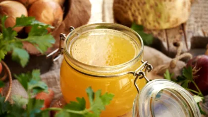 Supe, ciorbe, amintiri: de ce fiecare cultură are propriul bol de zeamă caldă?