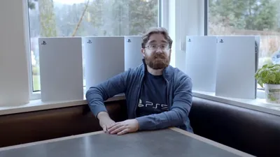 Un gamer a cumparat cinci console PS5, toate pentru el. Iată la ce le folosește