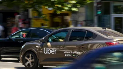 Șoferii Uber și Bolt, nemulțumiți de sistemul prin care sunt obligați să accepte cât mai multe curse