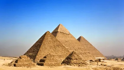 O cercetare controversată contestă vechimea Marii Piramide din Giza
