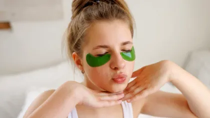 Plasturii wellness, noul accesoriu pe care medicii îl compară cu un ceai scump