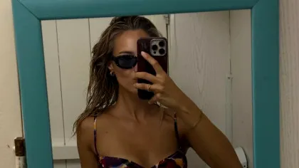 Imaginile care au făcut furori pe internet! Fosta soție a starului, în bikini