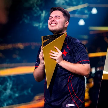 Jucătorul român Răzvan Puiu a câștigat titlul de Campion Mondial la EA SPORTS FC