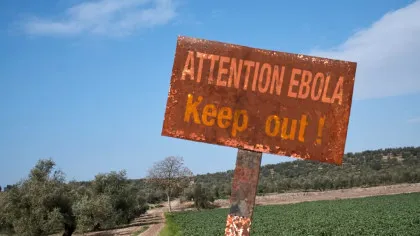 Peste o mie de oameni au murit din cauza focarului de Ebola din Republica Democrată Congo și Uganda