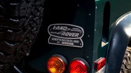 Un șofer a avut șocul vieții atunci când a aflat cât trebuie să plătească pentru un bec la mașina sa