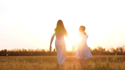 Iubirea regăsită: cum poți vindeca relația cu mama, potrivit psihologiei