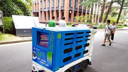 VIDEO Furgonetele autonome din China provoacă haos pe străzi / Videoclipurile au devenit rapid virale pe rețelele sociale