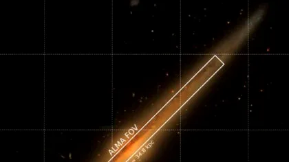 Telescopul ALMA dezvăluie nori moleculari giganți pe întregul disc al unei galaxii bizare