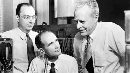 Invenţia sa „a deschis calea” pentru diversele echipamente electronice ce urmau să apară. A primit chiar şi Premiul Nobel