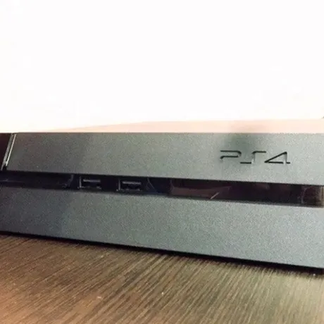 Cum arată şi cât costă cel mai ieftin PlayStation 4 de pe olx.ro