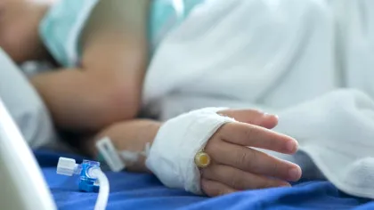 Practici medievale într-un spital: sute de copii, infectați cu HIV după ce au fost refolosite seringi