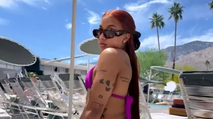 FOTO. „Doar o fată în bikini”. Rivala Anei Bărbosu s-a pozat în costum de baie