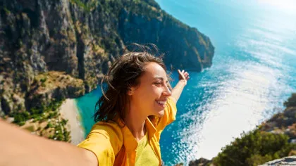 Top 10 cele mai sigure orașe pentru femeile care călătoresc singure