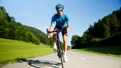 Siguranța pe bicicletă: 5 echipamente esențiale pentru protecție