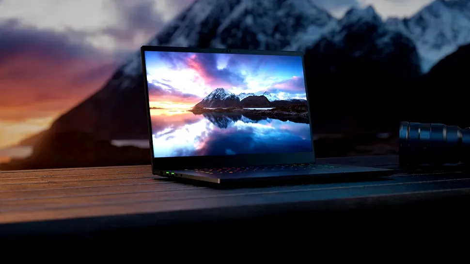 Razer Blade 15 este primul laptop de gaming cu ecran OLED la 240 Hz