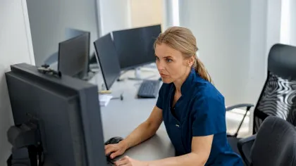 De ce aproape jumătate dintre asistenții medicali ar vrea să renunțe la profesie?
