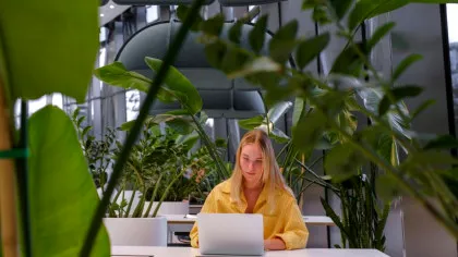 Cum este mai sănătos să lucrezi: în picioare sau așezat?