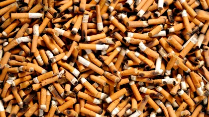 China transformă chiștoacele de țigară în materiale de stocare a energiei de înaltă performanță