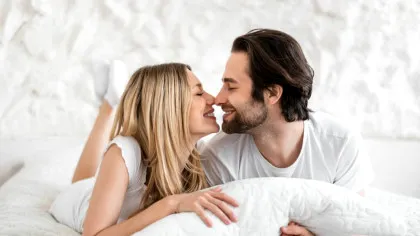 Sexul înainte de culcare te poate ajuta să dormi mai bine, confirmă un studiu