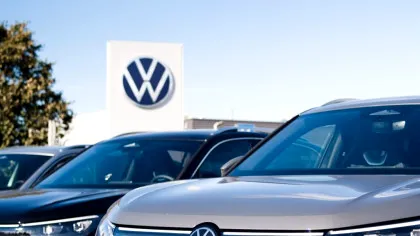 Cel mai mare producător auto din Europa închide fabrici și concediază 100.000 de oameni