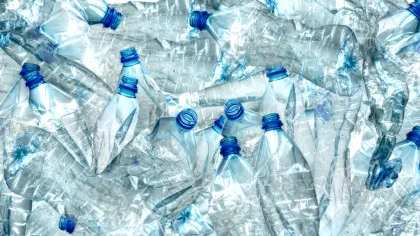 Iată cum sticlele de plastic ar putea ajuta bateriile!