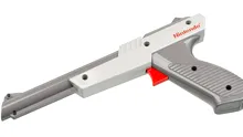 Pistol Nintendo pentru jocul Duck Hunt, folosit pentru jefuirea unui magazin