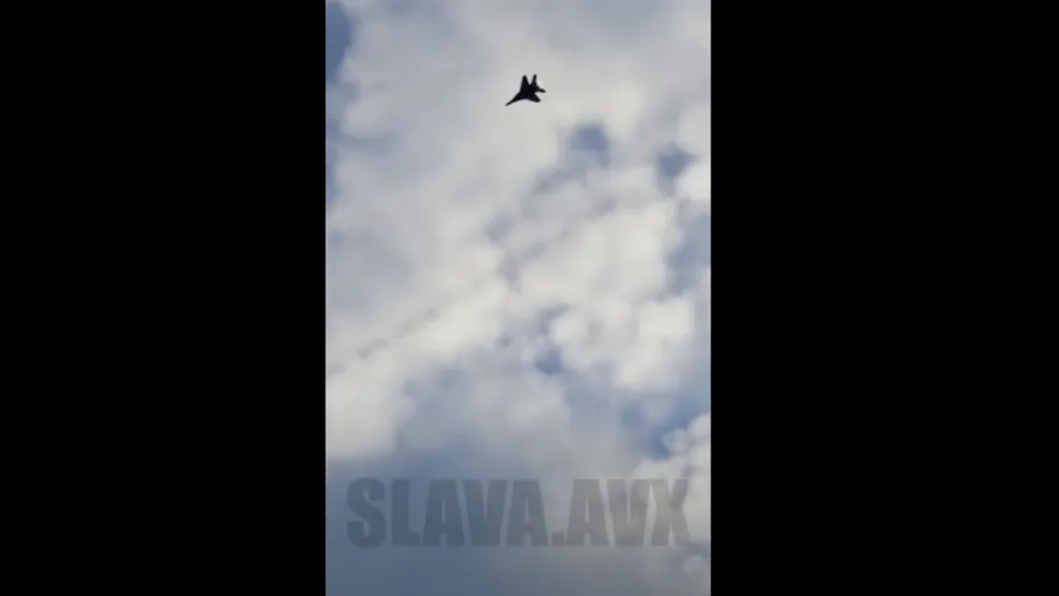 De unde provine, de fapt, înregistrarea cu „Fantoma din Kiev care doboară un Su-35”?