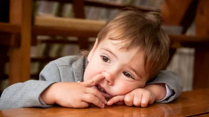 De ce copiii își mănâncă secrețiile nazale?