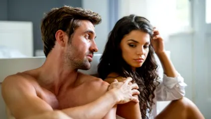 BANCUL ZILEI. Soţul: – S-a culcat cu toate femeile din blocul nostru!