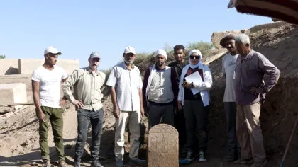 Un monument egiptean din piatră care înfățișează un împărat roman în rolul unui faraon a fost descoperit în Luxor