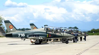 Avioane Craiova, în pragul falimentului / Întârzierea livrării primelor IAR-99 modernizate poate costa peste 8 milioane de euro