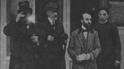 Cine a spus cuvintele: „Cine nu e revoluționar la douăzeci de ani, n-are inimă, iar cine nu e conservator la treizeci, n-are minte”?